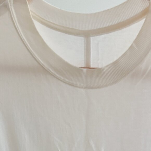 99% NEW LULULEMON TANK TOP SIZE 6 - Picture 4 of 5